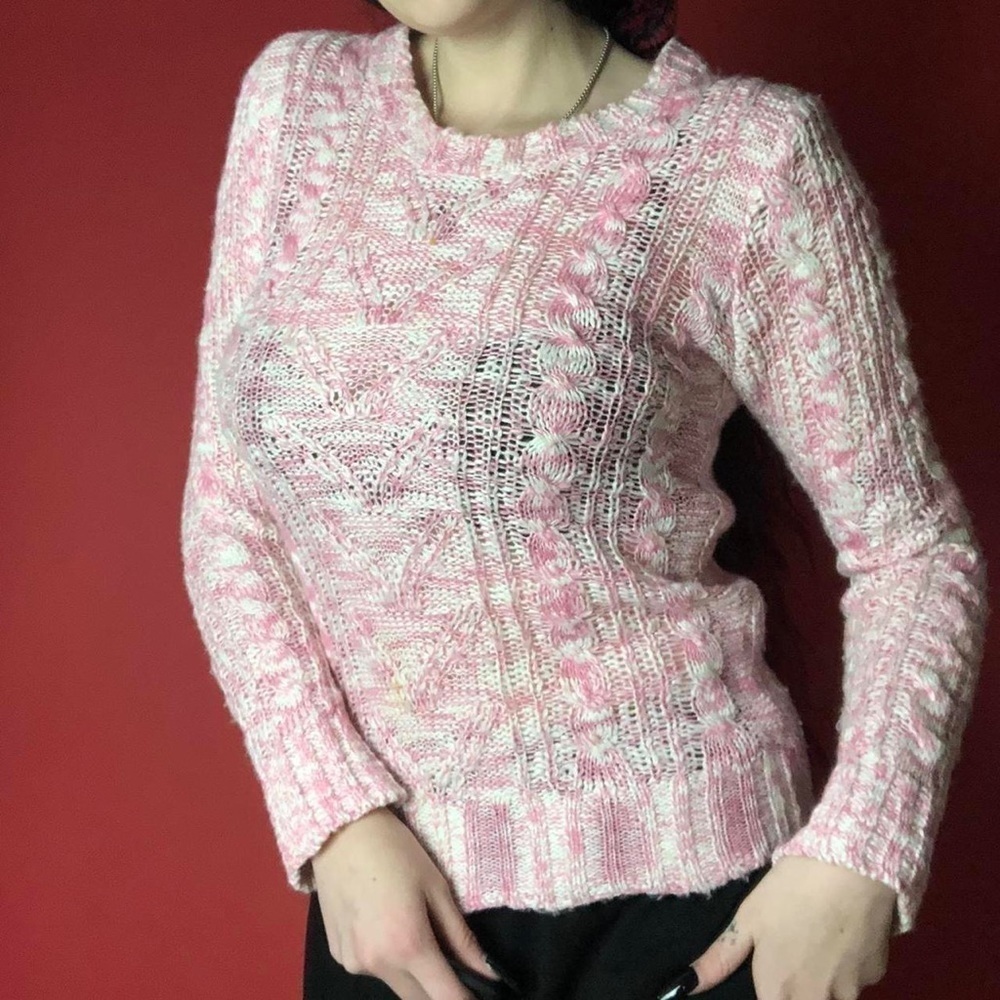 Cute pink and white knit sweater  💕🤍​​​​​​​​​​​​​​​​​​​​​​​​​